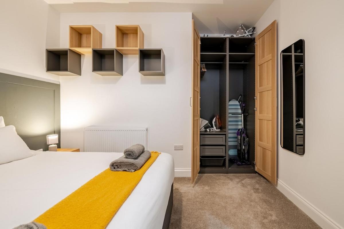 Brand New Apt - Beach Breeze Spacious 1-Bedroom Apartment With Parking - Sleeps 4 Ppl- Internet Bournemouth Dış mekan fotoğraf