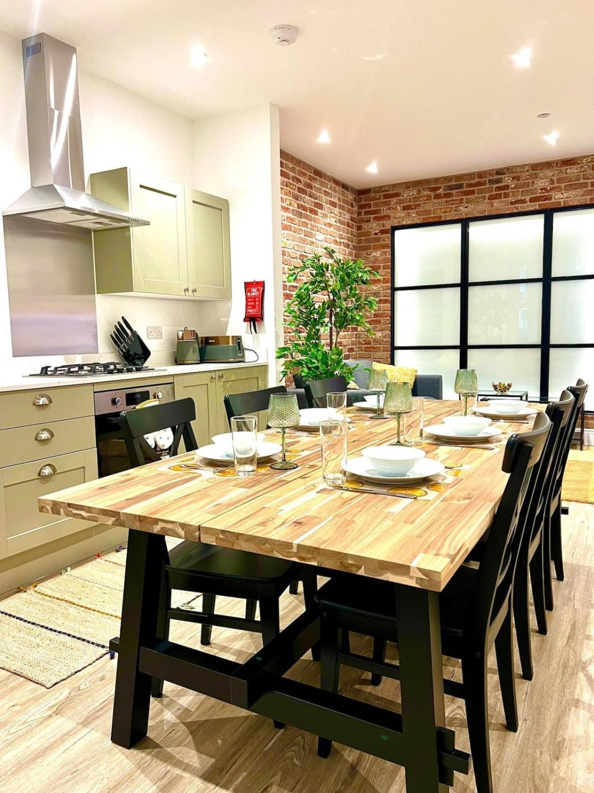 Brand New Apt - Beach Breeze Spacious 1-Bedroom Apartment With Parking - Sleeps 4 Ppl- Internet Bournemouth Dış mekan fotoğraf